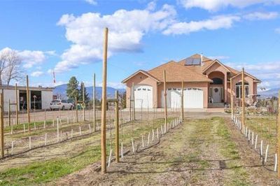 4221 Spiers Road Kelowna Photo 2