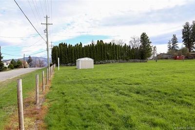 3556 Elliott Road West Kelowna Photo 2