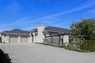 1690 Saucier Road Kelowna Photo 3