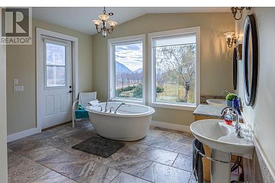 186 Chopaka Road Cawston Photo 22