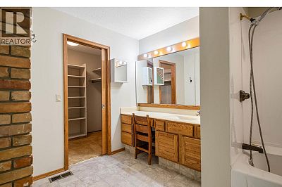 4977 Elliott Avenue Peachland Photo 31