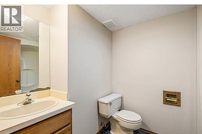 4977 Elliott Avenue Peachland Photo 45