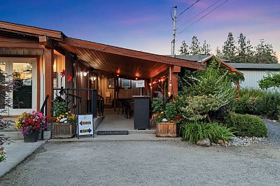3975 June Springs Rd Kelowna Photo 2
